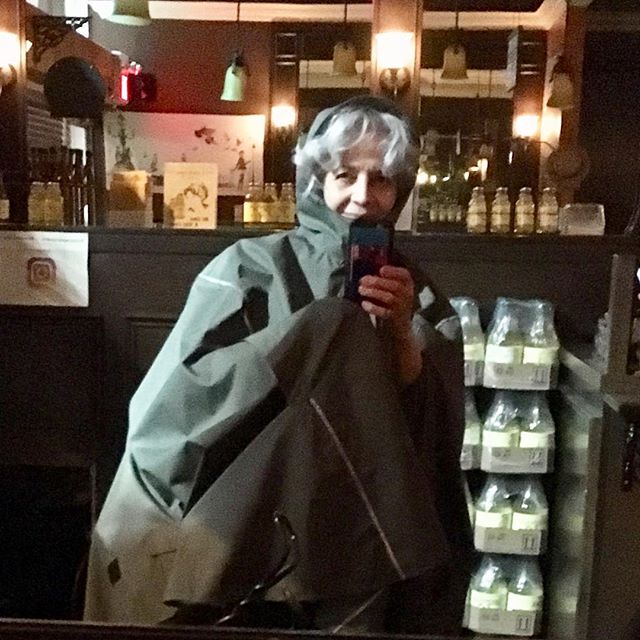 This rainy/windy weekend, Chef Véronique will be happy to wear her #cleverhood  biking/walking amazing cape. 
Available at #curbsidecycle @curbsidecycle on Bloor!